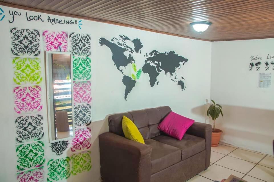 Hostel Bato'S Quepos Exteriér fotografie